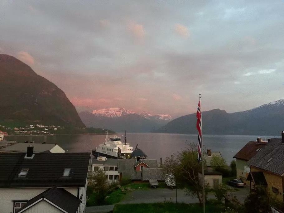 Villa Huset på hauen Volda Exterior foto